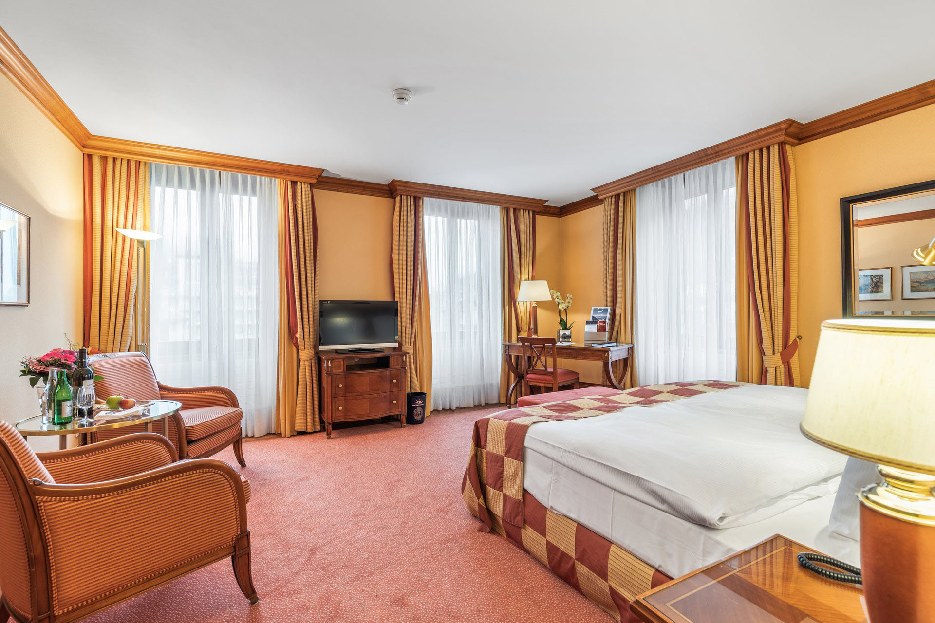 Classic Double Room Windows - Grand Hotel Zermatterhof