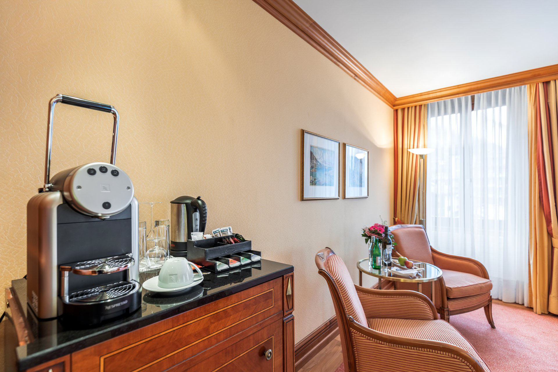 Classic Double Room Matterhorn View Coffee Maker - Grand Hotel Zermatterhof