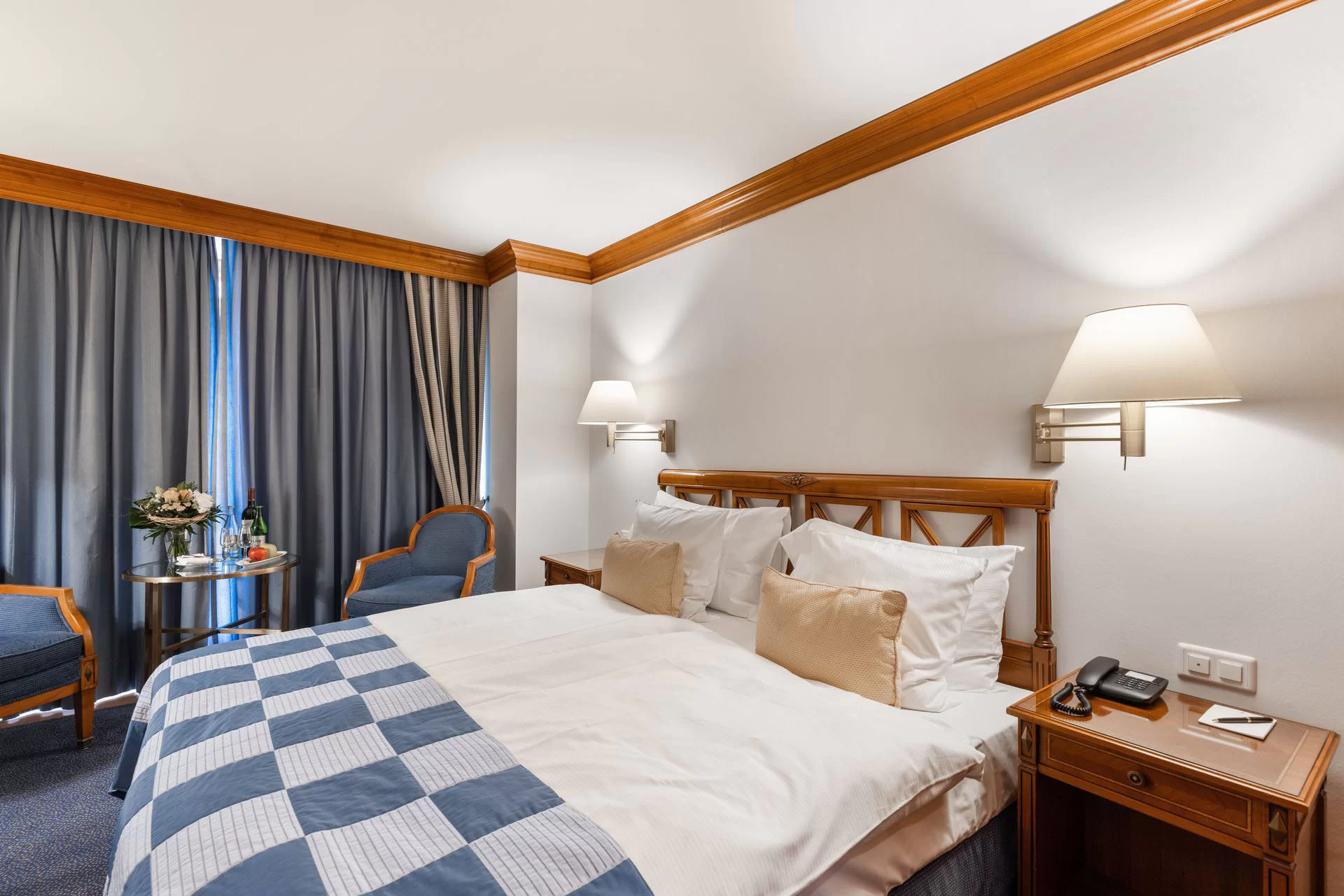Classic Double Room Matterhorn View King Size Bed - Grand Hotel Zermatterhof