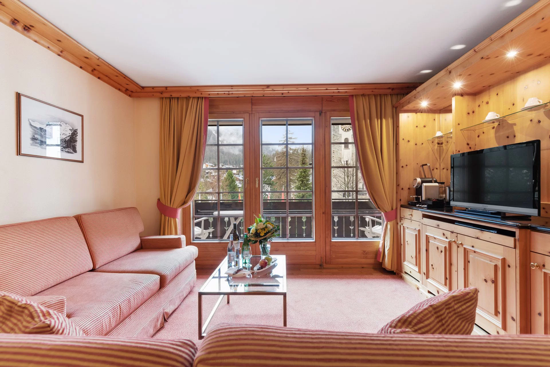 Classic Superior Double Room Living Room Space - Grand Hotel Zermatterhof