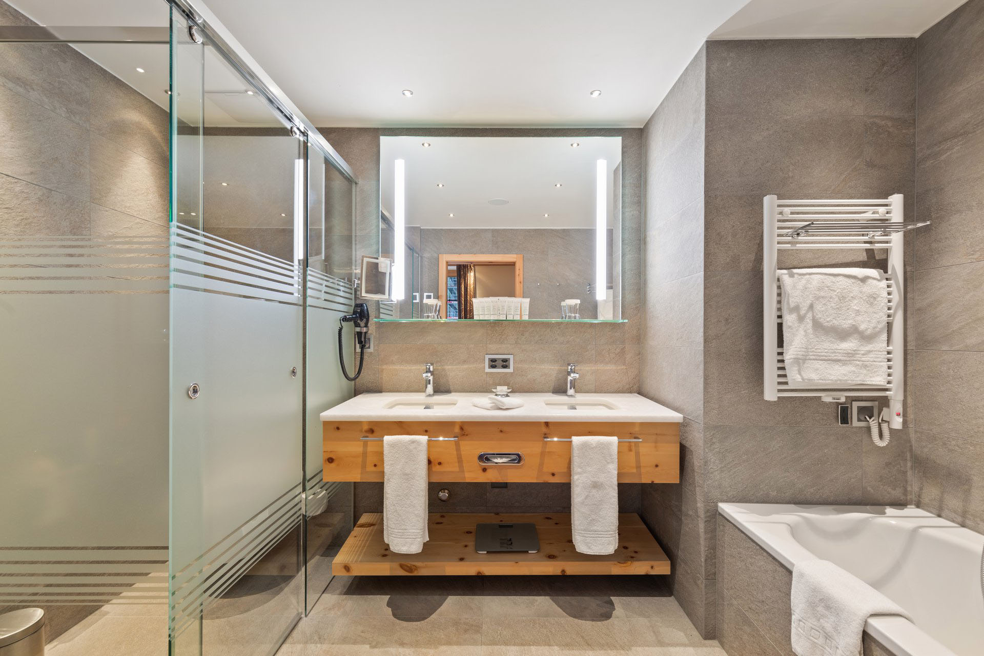 Deluxe Double Room Matterhorn View Bathroom Basins - Grand Hotel Zermatterhof